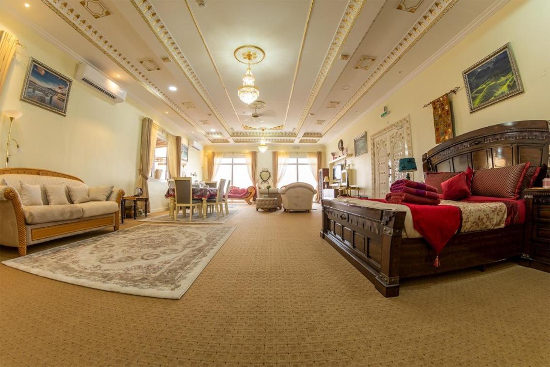 Sur Bandar Al Ayjah Hotel Apartments Eksteriør billede