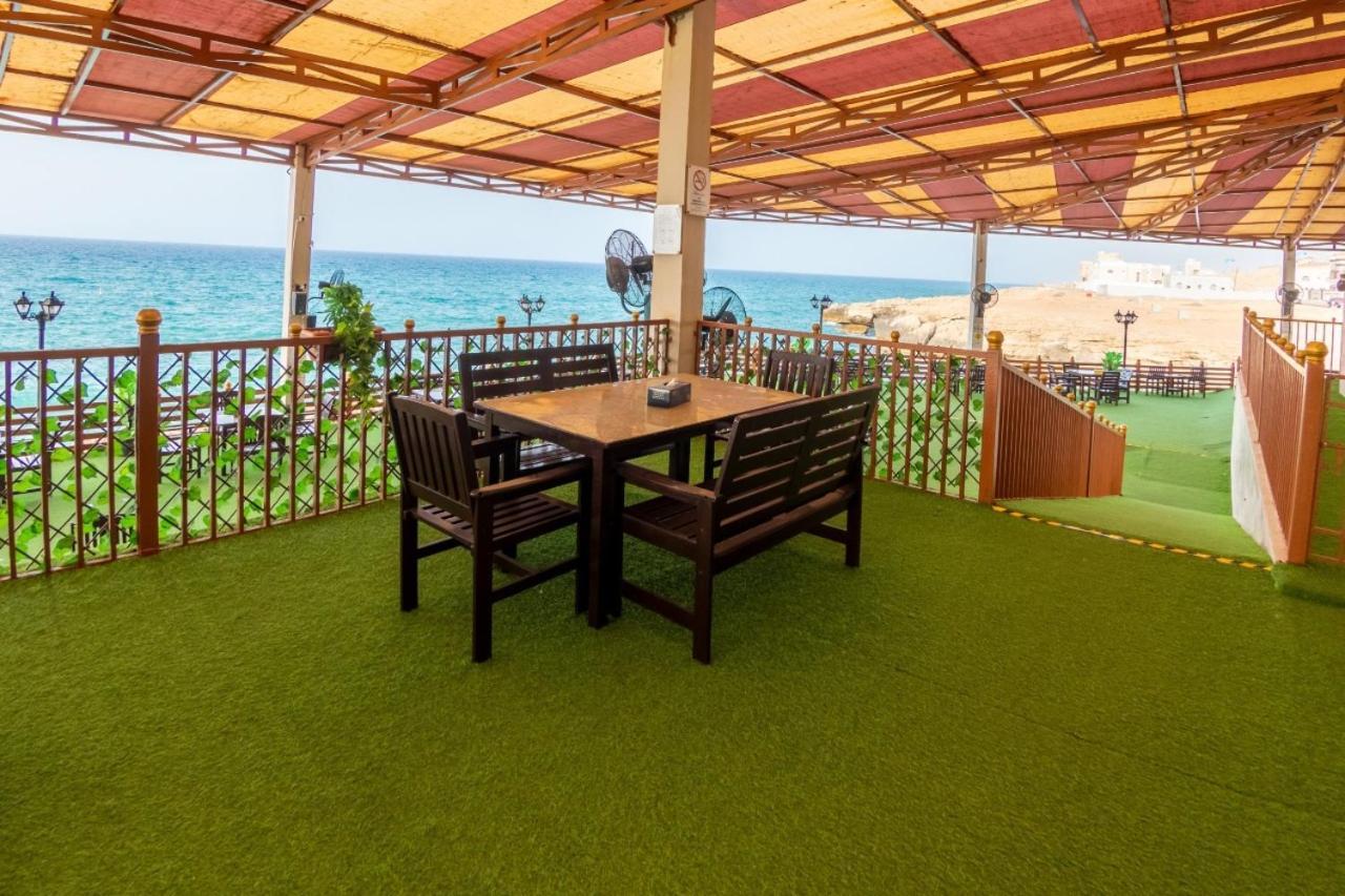 Sur Bandar Al Ayjah Hotel Apartments Eksteriør billede