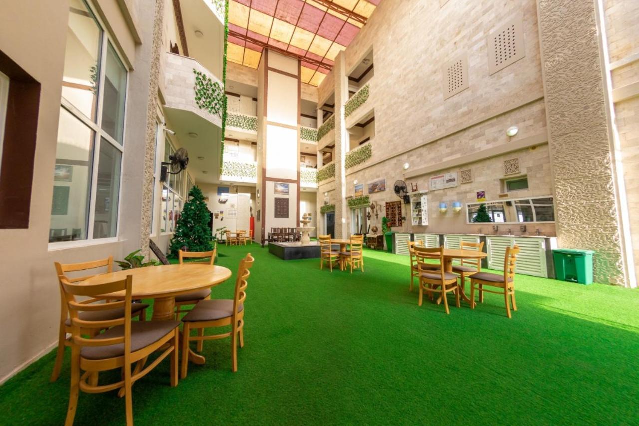 Sur Bandar Al Ayjah Hotel Apartments Eksteriør billede