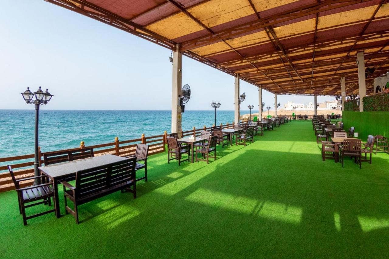 Sur Bandar Al Ayjah Hotel Apartments Eksteriør billede