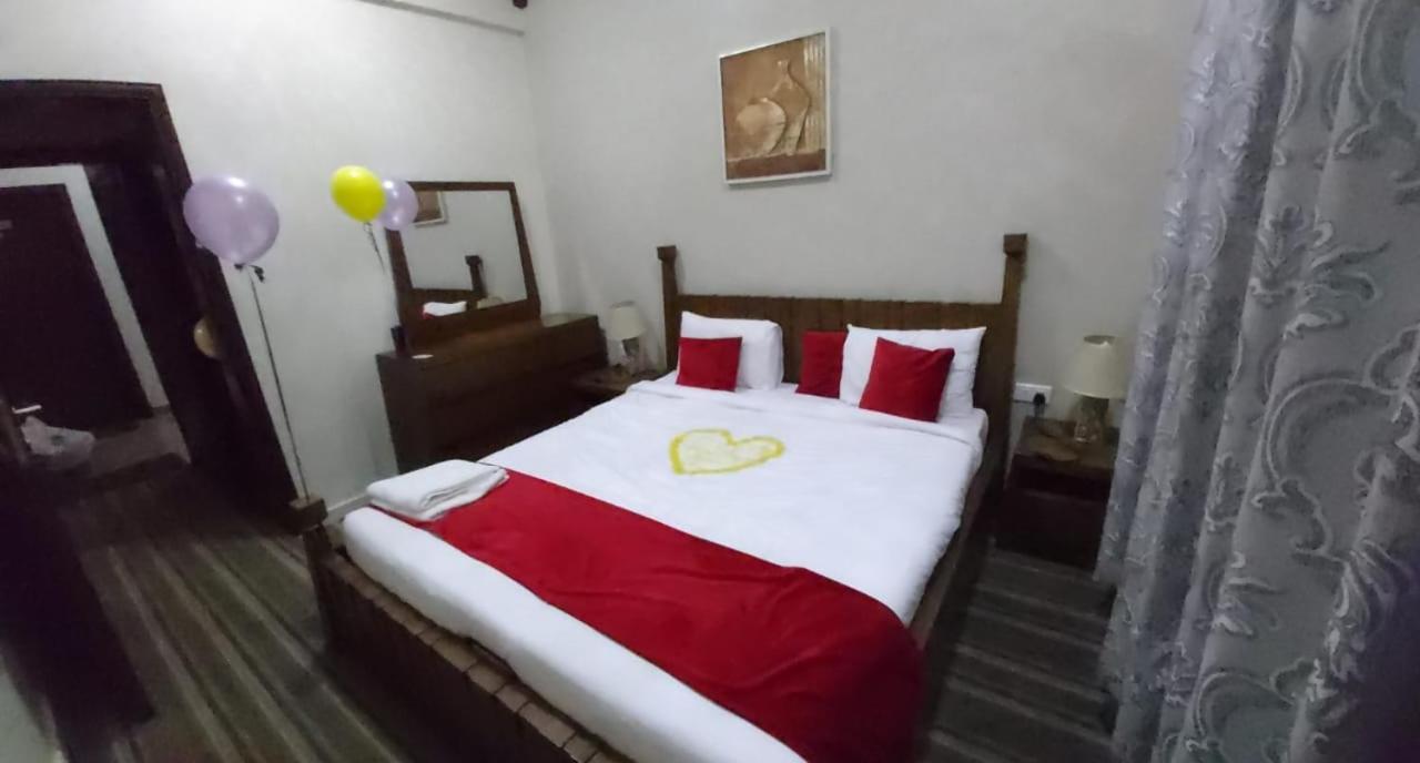 Sur Bandar Al Ayjah Hotel Apartments Eksteriør billede