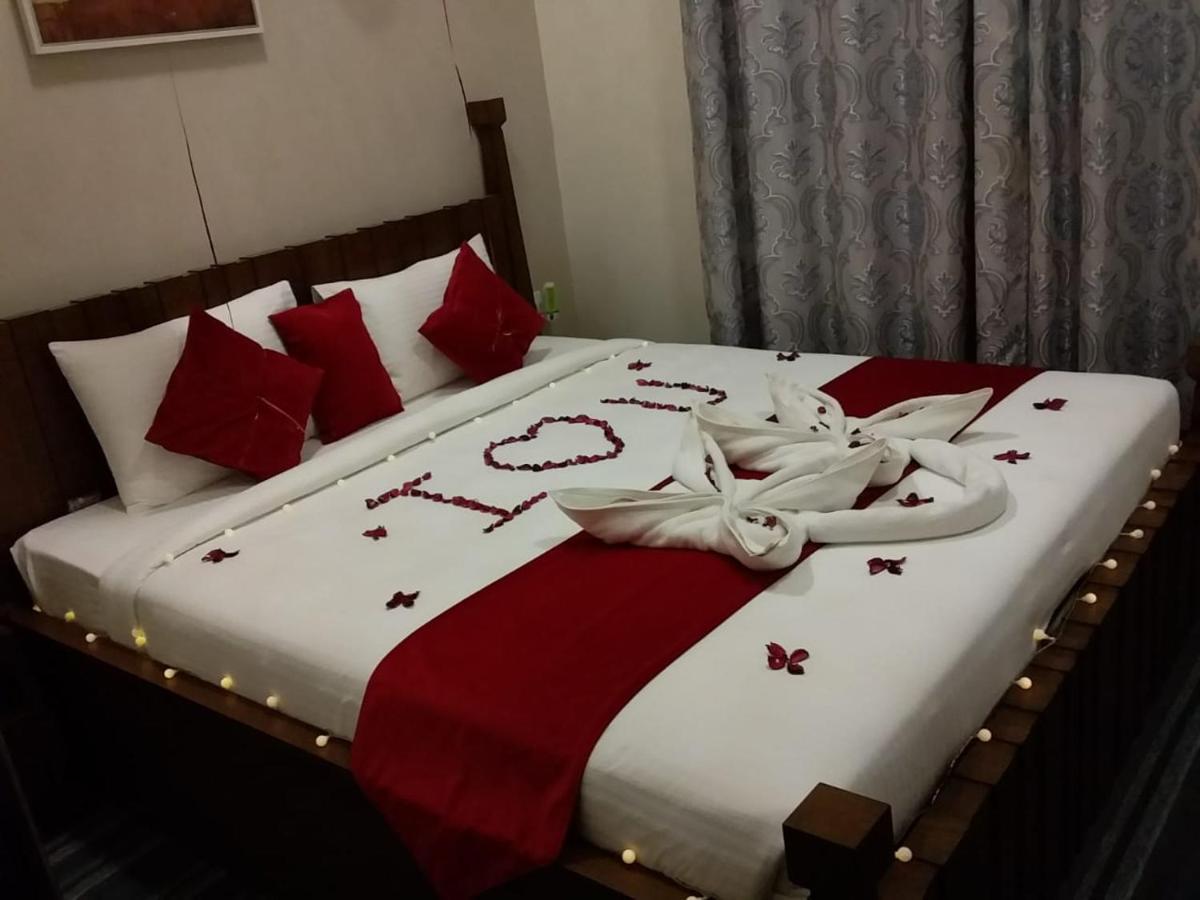 Sur Bandar Al Ayjah Hotel Apartments Eksteriør billede