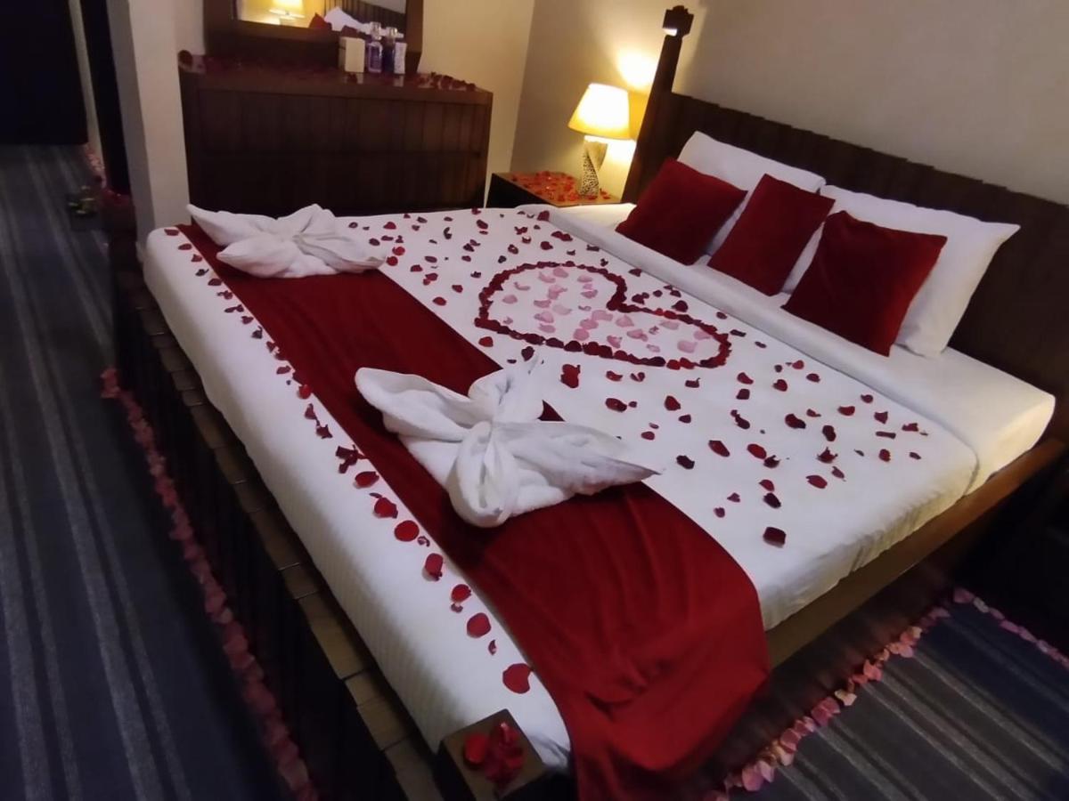 Sur Bandar Al Ayjah Hotel Apartments Eksteriør billede