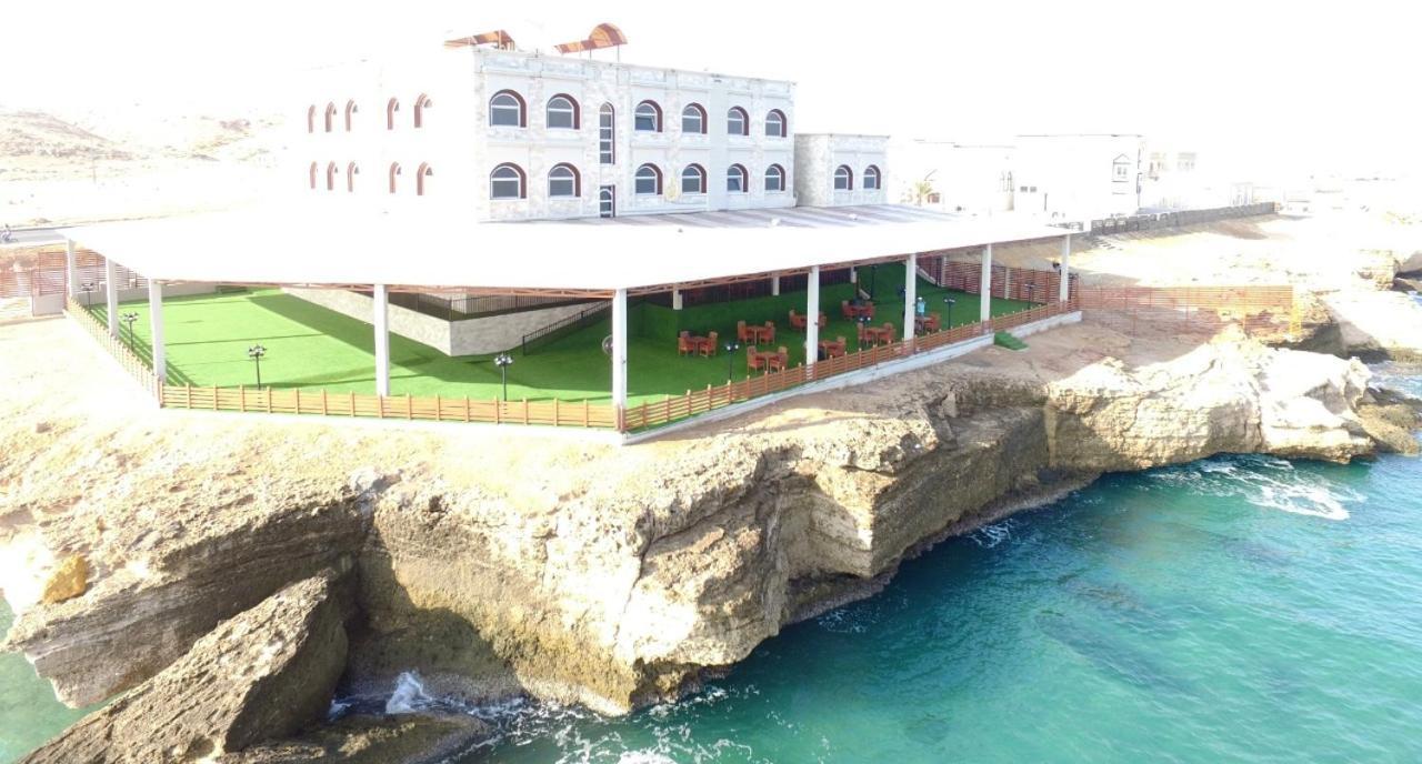 Sur Bandar Al Ayjah Hotel Apartments Eksteriør billede