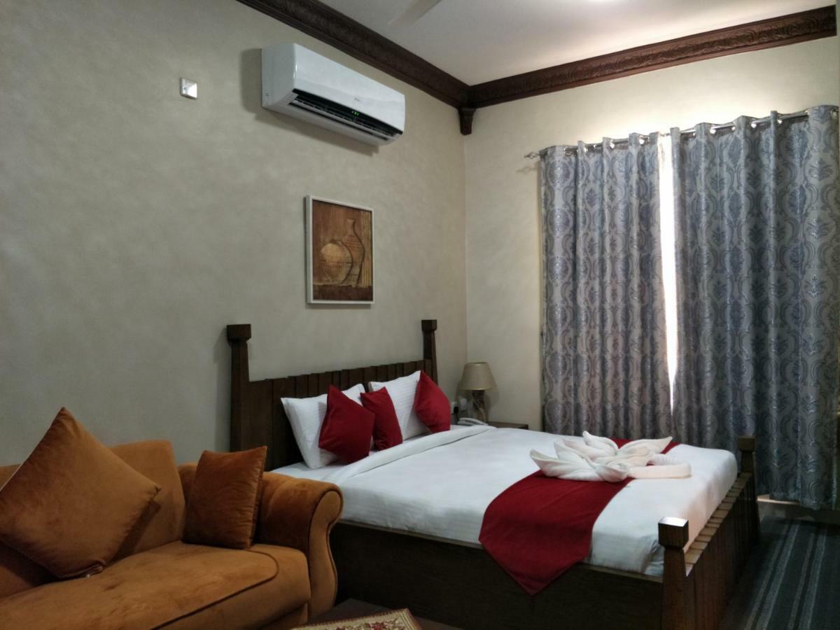 Sur Bandar Al Ayjah Hotel Apartments Eksteriør billede