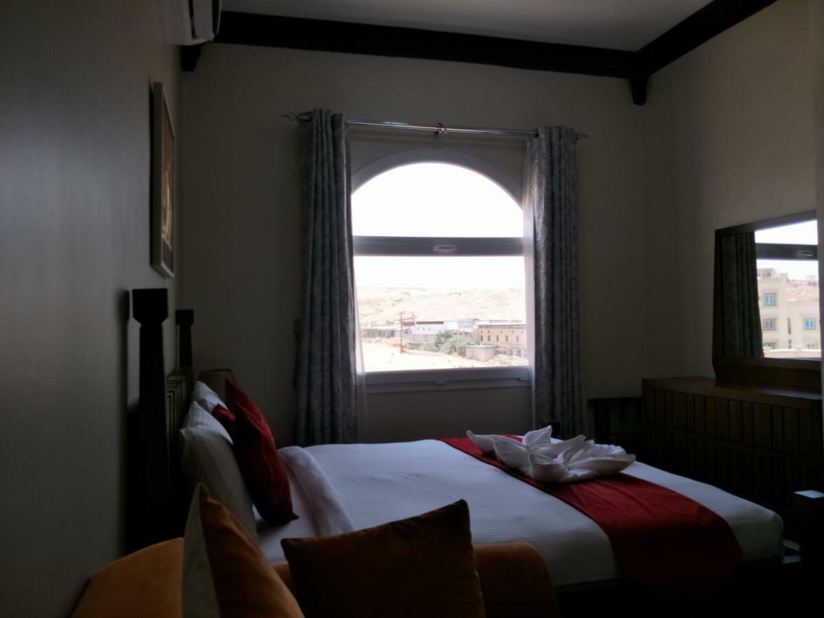 Sur Bandar Al Ayjah Hotel Apartments Eksteriør billede