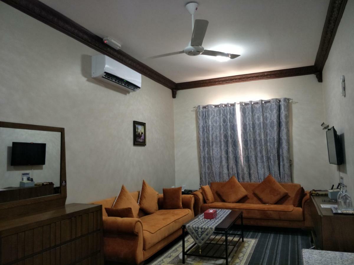 Sur Bandar Al Ayjah Hotel Apartments Eksteriør billede