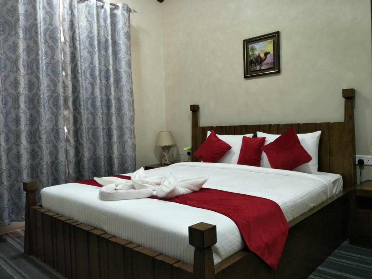 Sur Bandar Al Ayjah Hotel Apartments Eksteriør billede